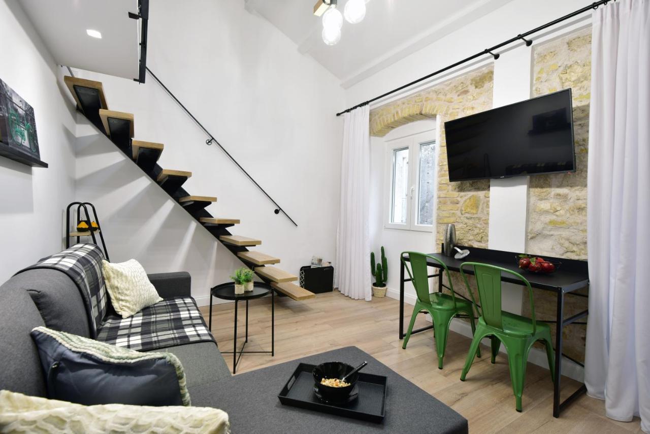 Queen 4 Apartment In The Heart Of The Corfu Historical Old Town Center Buitenkant foto
